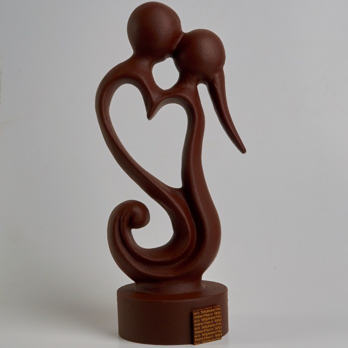 Figurine d'un Couple en Chocolat de Stéphane Pasco, artisan Chocolatier, artisan Chocolatier à Nantes
