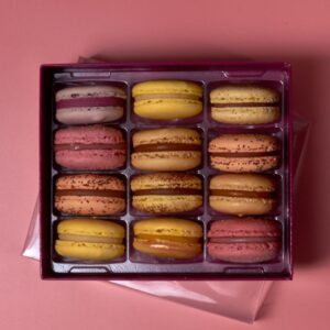 Coffret de 12 Macarons de Stéphane Pasco Coffret de 12 Macarons de Stéphane Pasco, Artisan Pâtissier Chocolatier à Nantes et Vertou