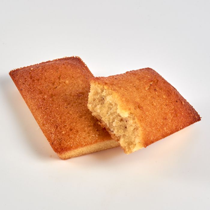 Découpe de Biscuit Financier de Stéphane Pasco, artisan Pâtissier à Nantes et Vertou