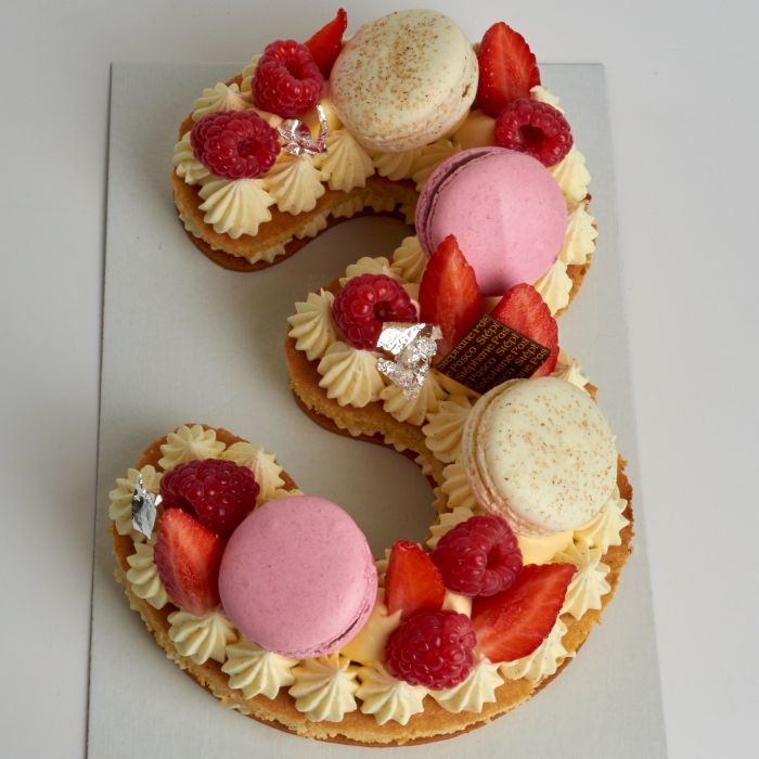 Number Cake, personnalisé en forme de trois, de Stéphane Pasco, artisan Pâtissier à Nantes et Vertou